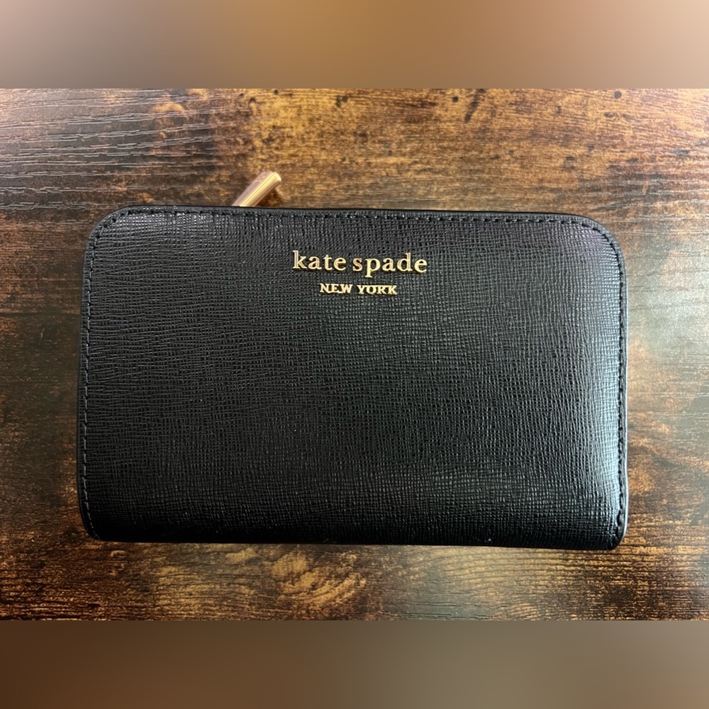 Kate Spade Morgan Compact wallet in Black Saffiano leather